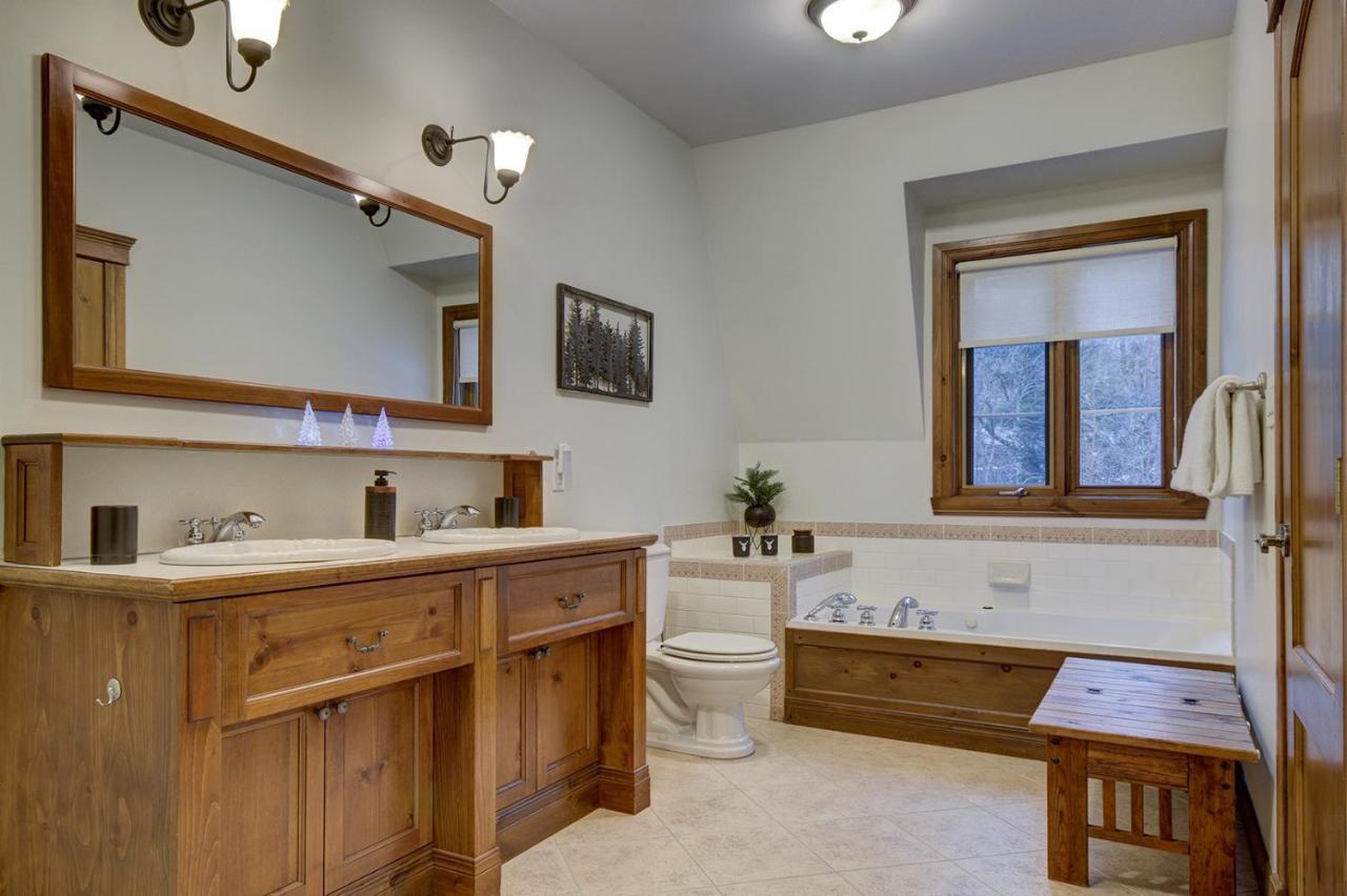 Les Manoirs Wpool & Hot Tub Near Village 120-8 Mont-Tremblant Bagian luar foto